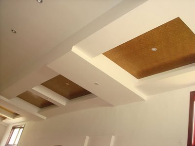 Tablero de fibras duro con relieve