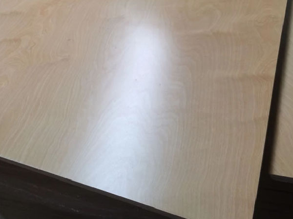 Contrachapado, madera contrachapada con barniz UV