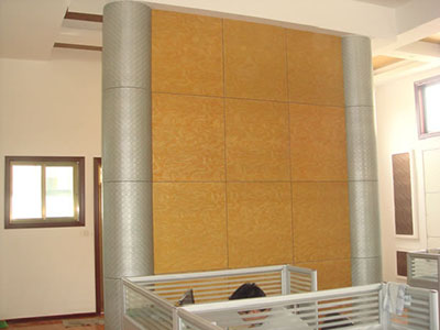 Tablero de fibras duro con relieve