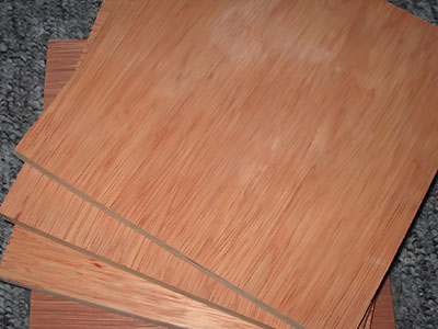 Madera contrachapada comercial